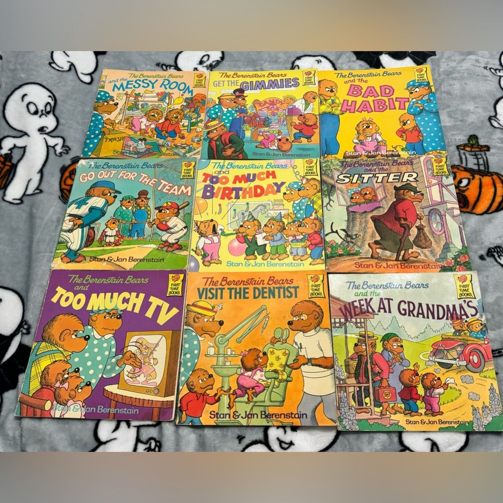 THE BERENSTAIN BEARS BOOK LOT